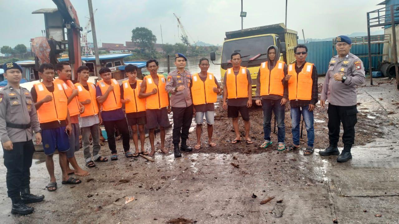 Jaga Keamanan Perairan Batam, Satpolairud Polresta Barelang Imbau Keselamatan Pelayaran di Pelabuhan Pak Amat