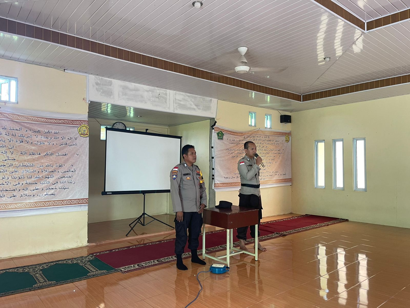 Polsek Belakang Padang Hadirkan Penyuluhan Anti-Bullying dan Kenakalan Remaja pada Kegiatan MATSAMA MTsN 02 Batam